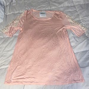 Light pink lace sleeve top